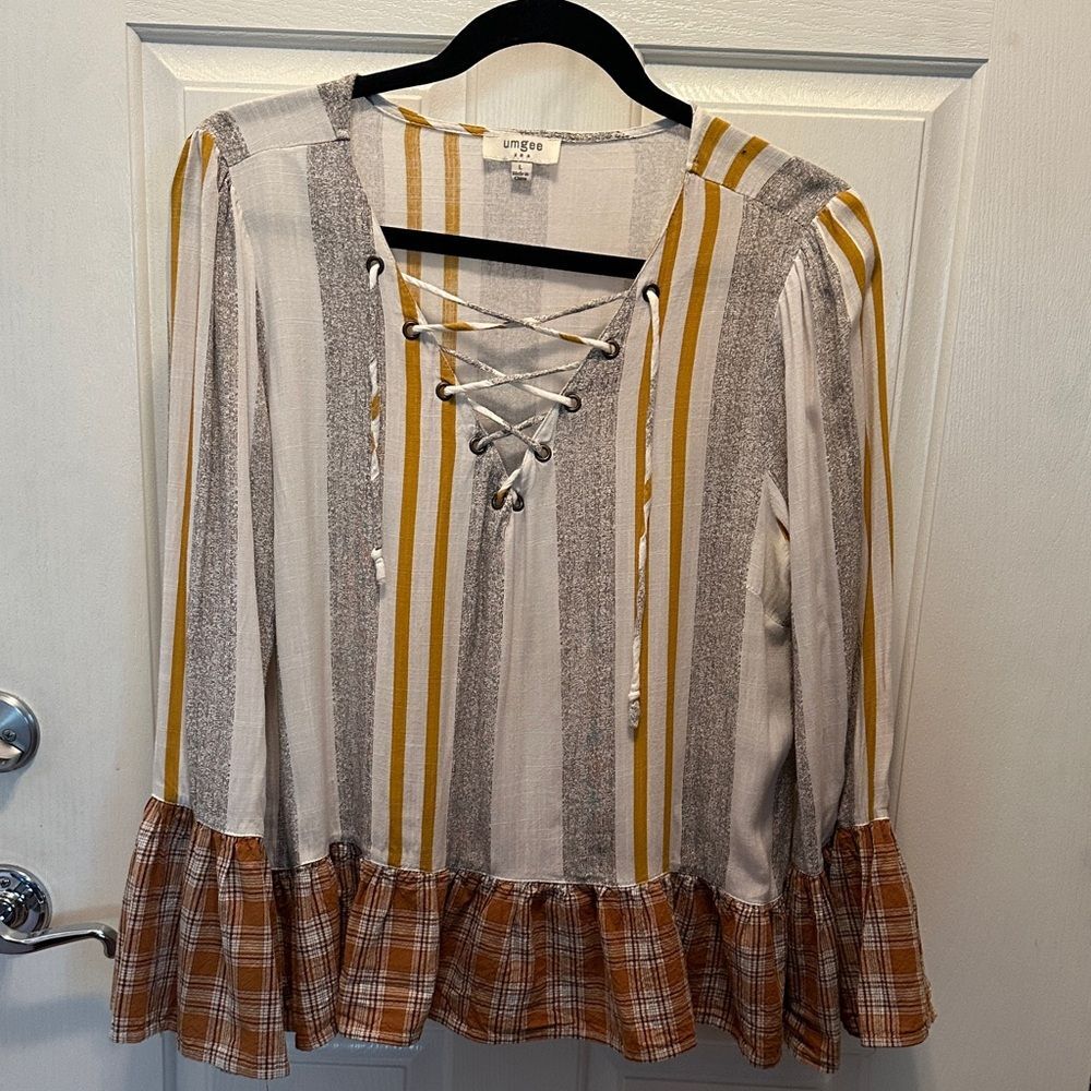 Umgee Mustard and Gray Striped Lace-Up Boho Blouse Bell Sleeve Size L